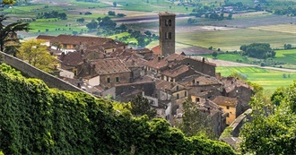 Lonely Planet&#39;s Top Experiences and Sights in Italy: Cortona &amp; Lago Di Trasimeno