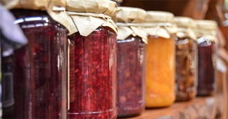 Top 10 Jams and Jellies Most Used for Cakes