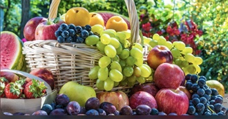 140 Books With Fruit on the Cover