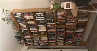 Emma Mardosz&#39;s Bookshelf