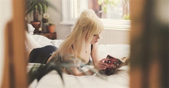 Anya Taylor-Joy&#39;s &quot;Quaranreads&quot;